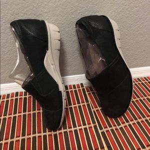 Woman dansko shoe size 38